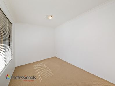 2/177 Hillsborough Drive, Nollamara WA 6061