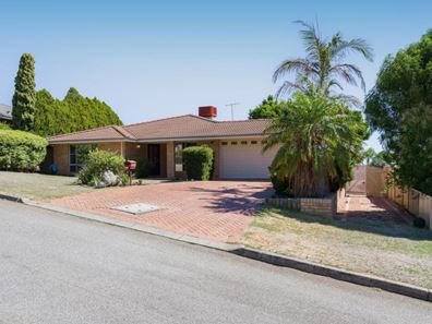 4 Malbec Place, Mount Nasura WA 6112