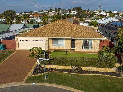 15 Kuta Lane, Halls Head WA 6210