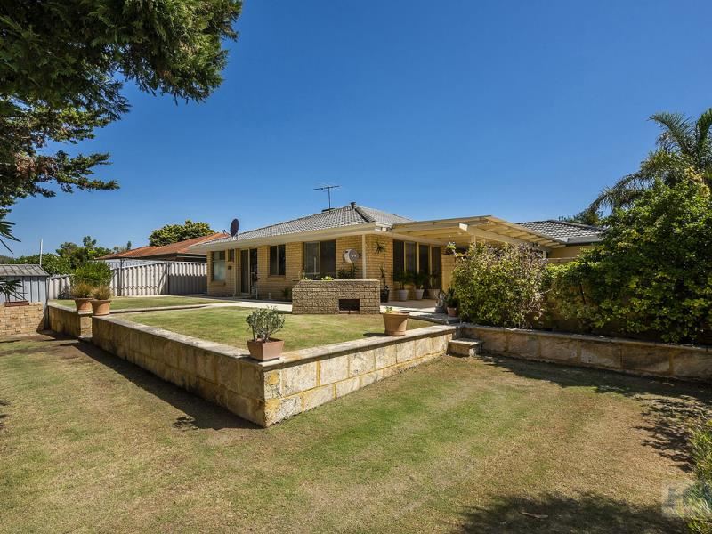 18 Carrick Way, Kinross