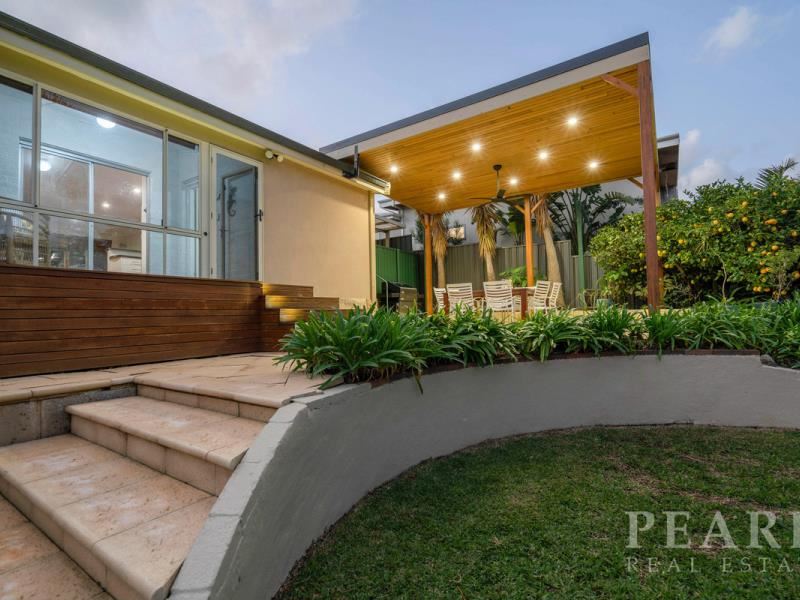 14 Cassinia Road, Duncraig