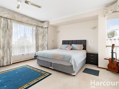 9 Allamanda Way, Halls Head WA 6210