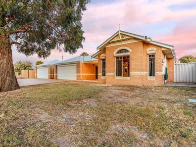 9 Granada Loop, Seville Grove WA 6112