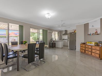 1/218 Yale Road, Thornlie WA 6108