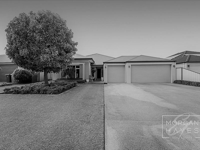 8 Botany Parade, Hammond Park WA 6164