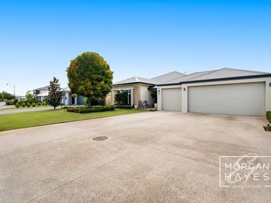 8 Botany Parade, Hammond Park WA 6164