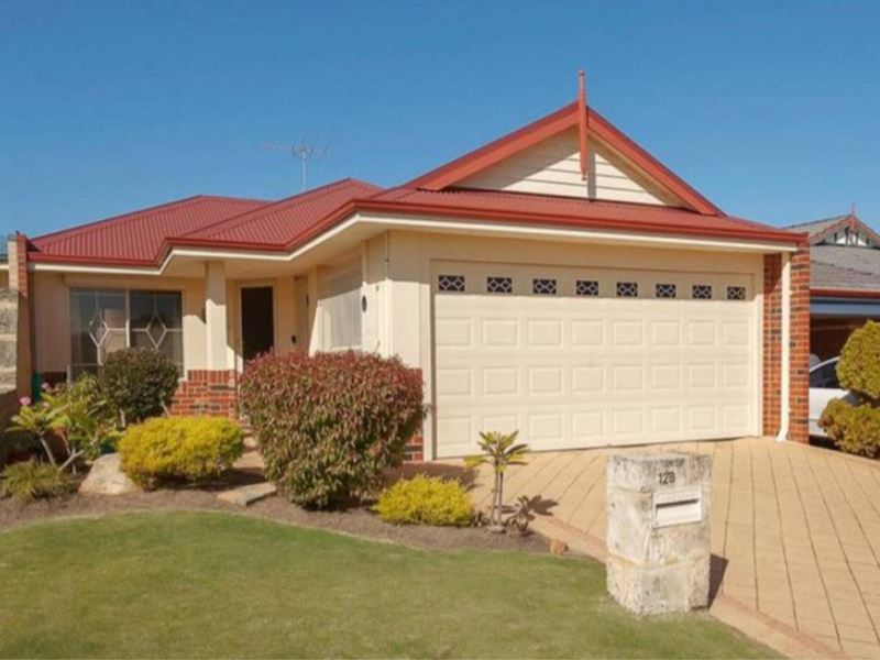 12B Ellesmere Circuit, Success