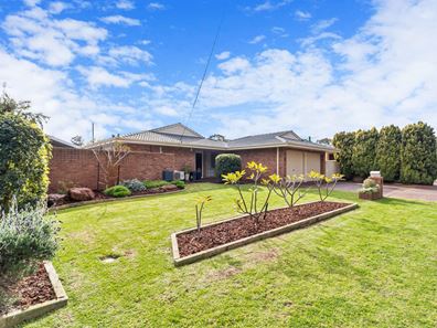 13 Broula Road, Kalamunda WA 6076