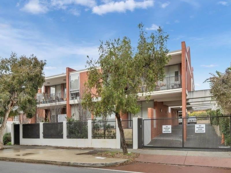 2/389 Bagot Road, Subiaco