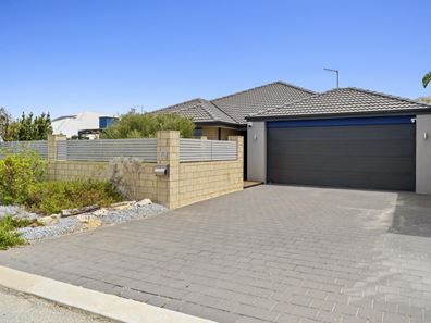 17 Teneriffe Rise, Halls Head WA 6210