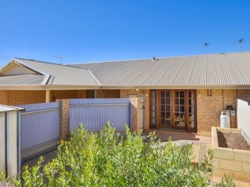 2/33 George Street, Kalgoorlie
