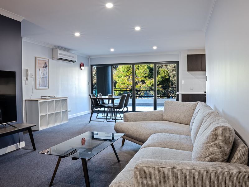 2/58 Newcastle  Street, Perth