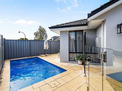 1 Dalkey Way, Darch WA 6065