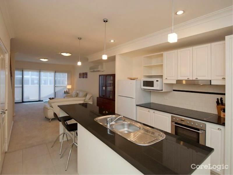 9/2 Agnew Way, Subiaco WA 6008