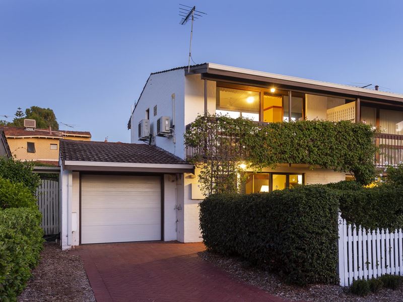 2/2 Henley Street, Como