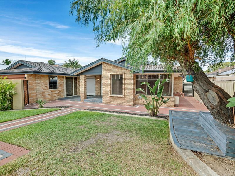 148 Mclarty Road, Halls Head WA 6210