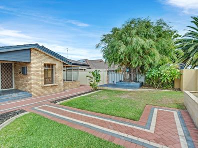 148 Mclarty Road, Halls Head WA 6210