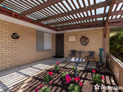 2 Windarra Way, Armadale WA 6112