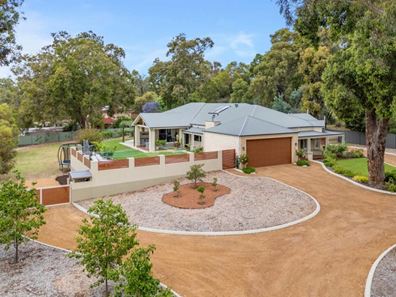 31 Schmitt Road, Kalamunda WA 6076