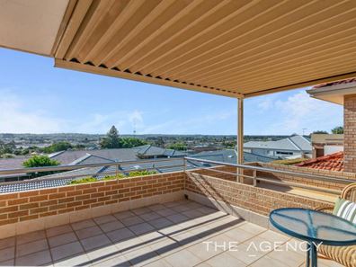 2/15 Kinsella Street, Joondanna WA 6060