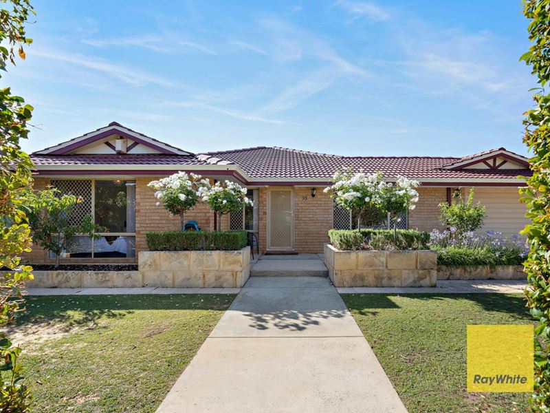 35 Redheart Drive, Thornlie WA 6108