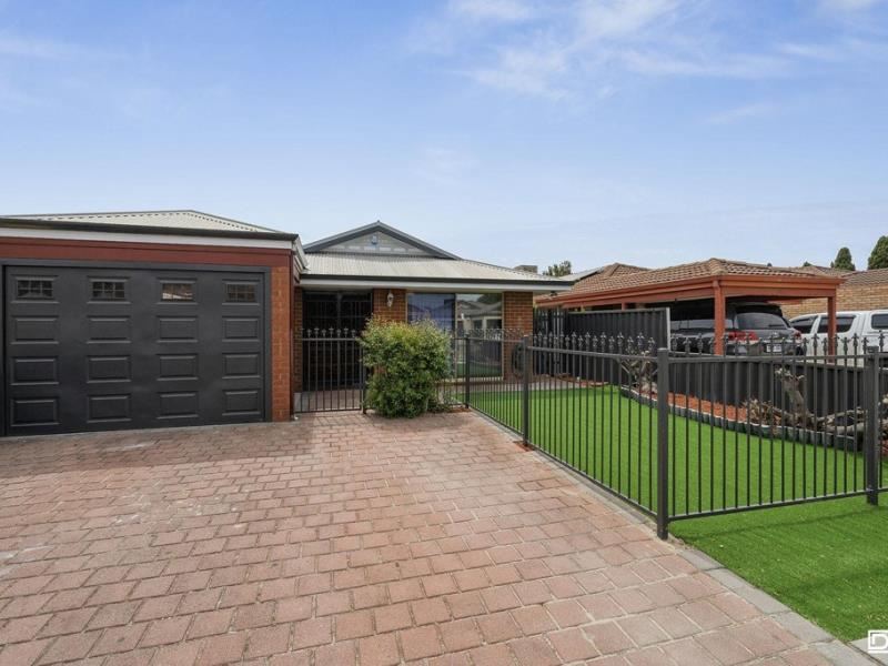 32 Gochean Avenue, Bentley WA 6102