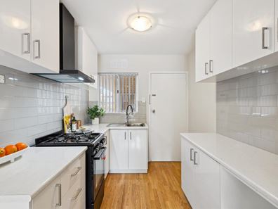 38/299 Harborne Street, Glendalough WA 6016