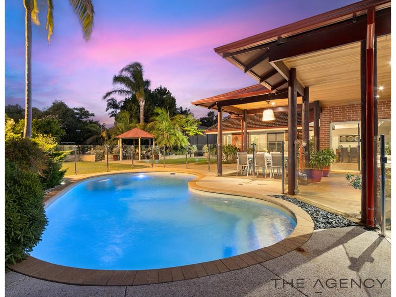 10 Rockdale Place, Lesmurdie WA 6076