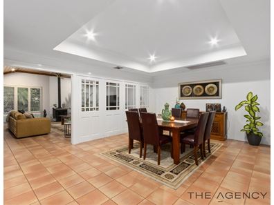 10 Rockdale Place, Lesmurdie WA 6076
