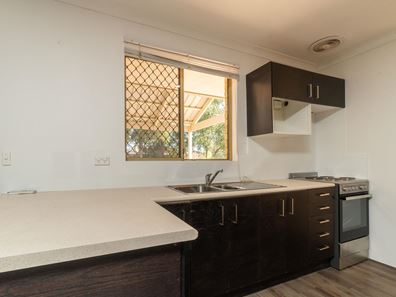 5 Bournan Heights, Parmelia WA 6167