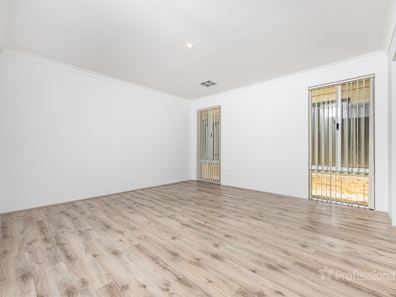 17 Howden Parade, Alkimos WA 6038