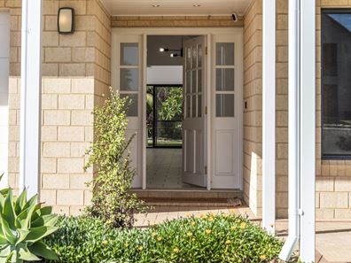 8 Erlistoun Street, Golden Bay WA 6174