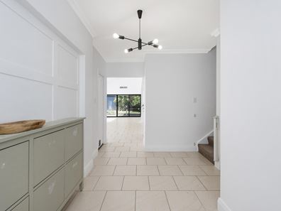 8 Erlistoun Street, Golden Bay WA 6174