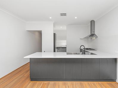 8 Perinone Glade, Brabham WA 6055