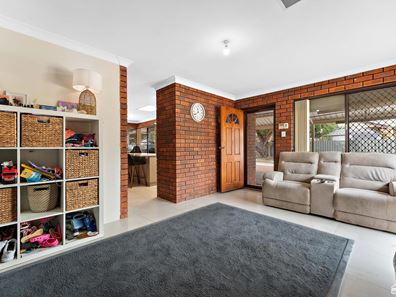 13 Kalmia Way, Forrestfield WA 6058