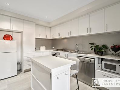 2/80 Burniston Street, Scarborough WA 6019