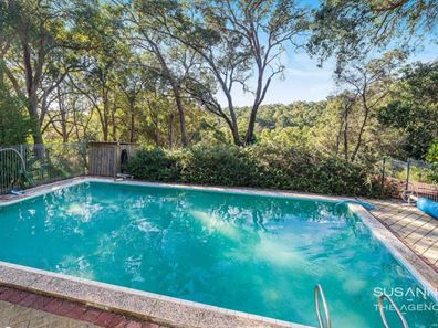 18 Pindari Road, Lesmurdie WA 6076