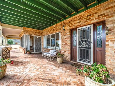 6 Botanic Close, Singleton WA 6175