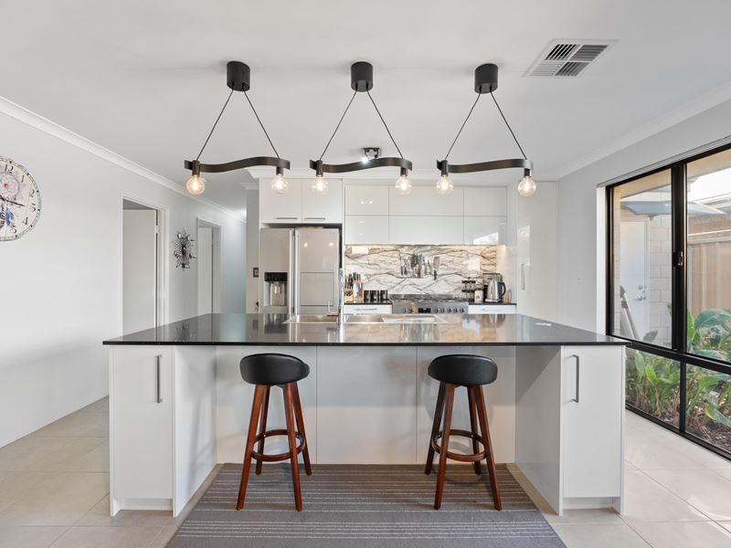 17 Viva Boulevard, Baldivis WA 6171