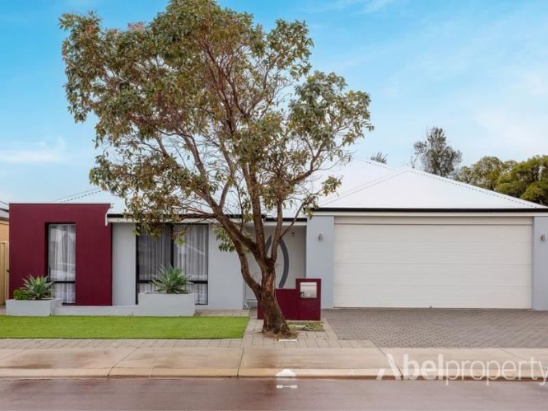 4 Goldsbrough Entrance, Helena Valley WA 6056