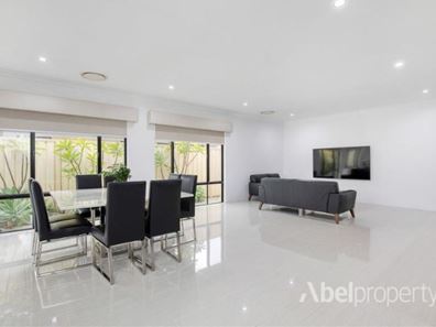 4 Goldsbrough Entrance, Helena Valley WA 6056