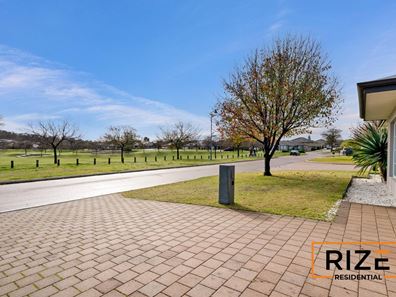 12 Amery Road, Hocking WA 6065
