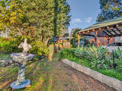 24 Arthur rd, Gooseberry Hill WA 6076