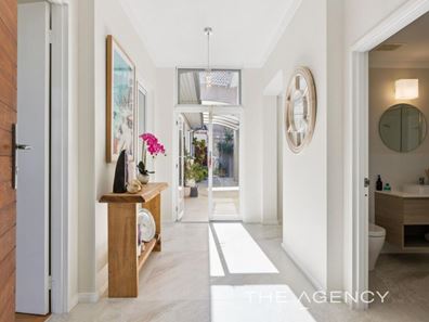 1 Leeward Chase, Hillarys WA 6025