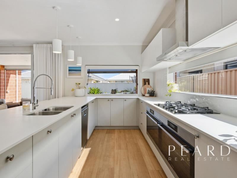 13 Quarters Way, Alkimos WA 6038