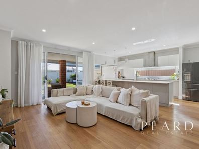 13 Quarters Way, Alkimos WA 6038
