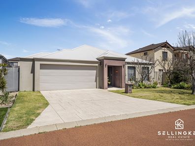 32 Dorchester Turn, Canning Vale WA 6155