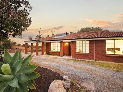 11 Challenger Avenue, Parmelia WA 6167
