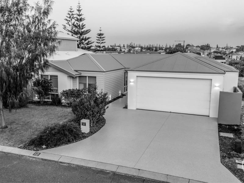 12 Alexis Circle, Wannanup WA 6210