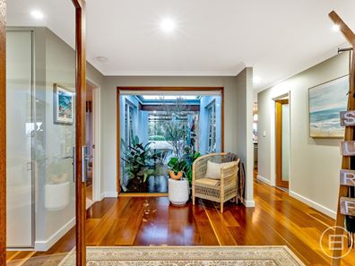 12 Alexis Circle, Wannanup WA 6210
